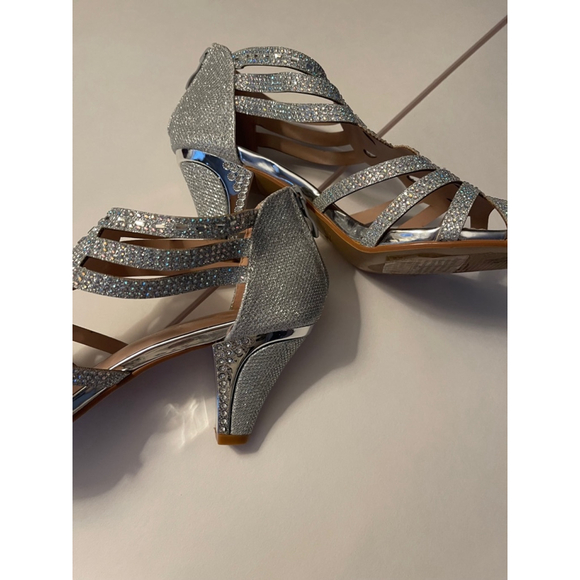 Women's Forever Silver Rhinestone Crystal Formal Heels Size 7.5 Wedding Prom EUC - Picture 1 of 7